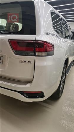 تۆیۆتا لاند کروزەر